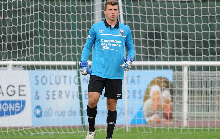 En sortant deux face-à-face dans les dix premières minutes plus un coup franc alors que son équipe menait 2-1, Thomas Callens a largement contribué à la victoire de la réserve du Stade Malherbe.