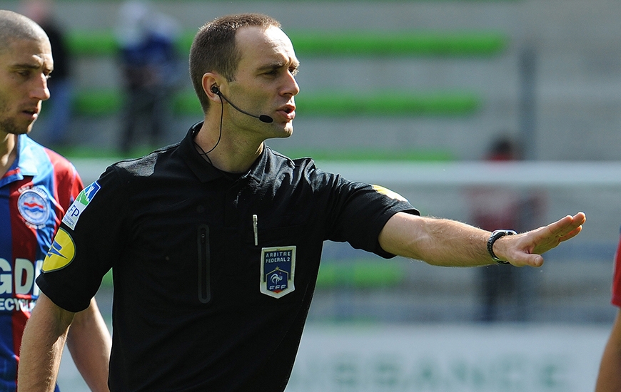 A l'occasion du match entre Montpellier et le Stade Malherbe, Thomas Léonard (35 ans) n'arbitrera que sa deuxième rencontre de Ligue 1 dans sa carrière ; six ans après la première !