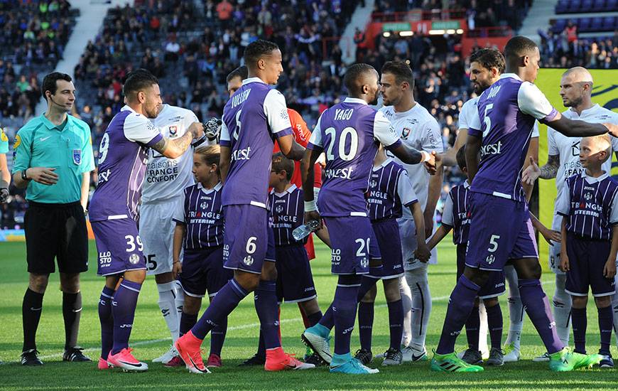 Pour la réception du Stade Malherbe, Pascal Dupraz dispose d'un effectif quasiment au complet.