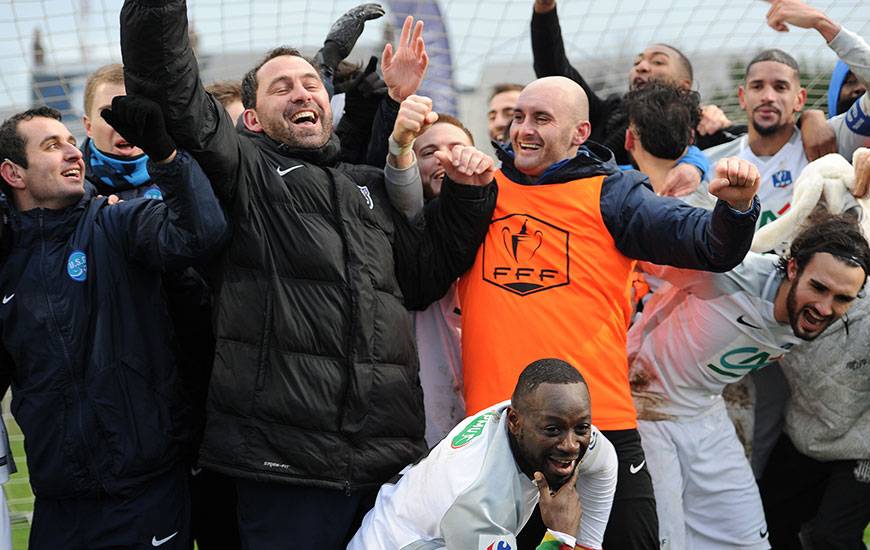 Qualifiée pour la troisième année de suite pour les 32e de finale, l'US Granville de Johan Gallon a éliminé pour la première fois de son histoire une équipe de Ligue 1 en venant à bout des Girondins de Bordeaux, 2-1 après prolongation.