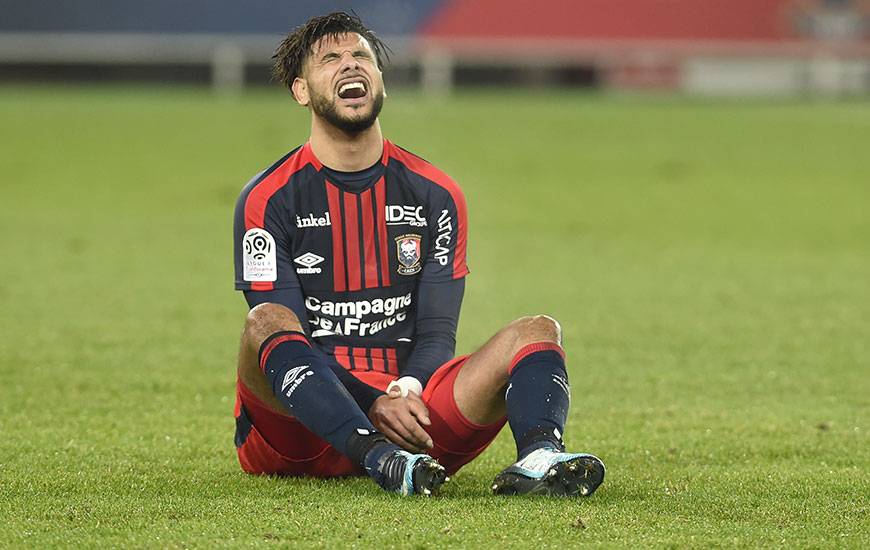 Auteur de quelques gestes techniques de très grande classe, Youssef Aït Bennasser hurle sa frustration au coup de sifflet final après la défaite du Stade Malherbe face à l'OL.