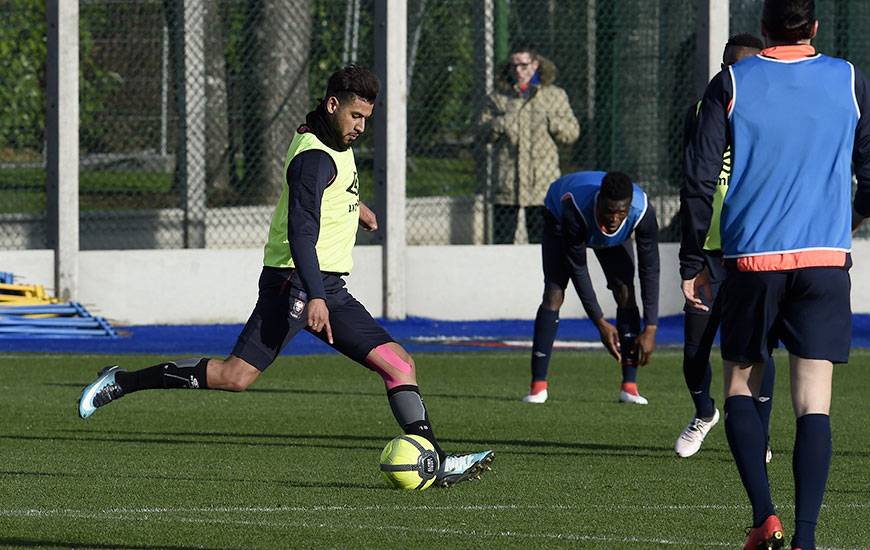 Ayant participé normalement aux séances d'entraînement cette semaine, Youssef Aït Bennasser postule à une place de titulaire contre Rennes. ©Photo d'archives