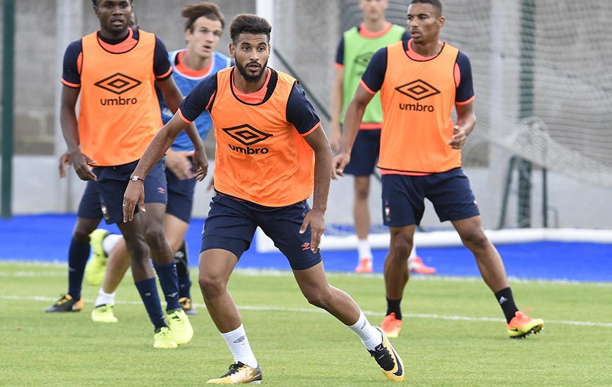 Youssef Aït Bennasser a effectué son premier entraînement avec ses nouveaux coéquipiers ce mercredi après-midi sur l'annexe 1 du complexe de Venoix.