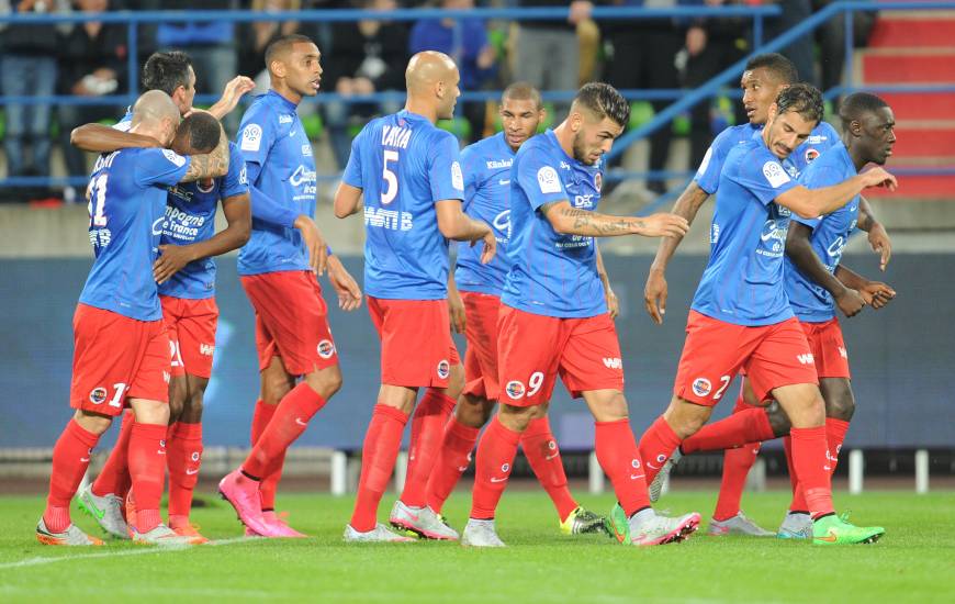 La joie des joueurs du Stade Malherbe Caen après l'ouverture du score d'Andy Delort face aux montpelliérainsen 2015/2016