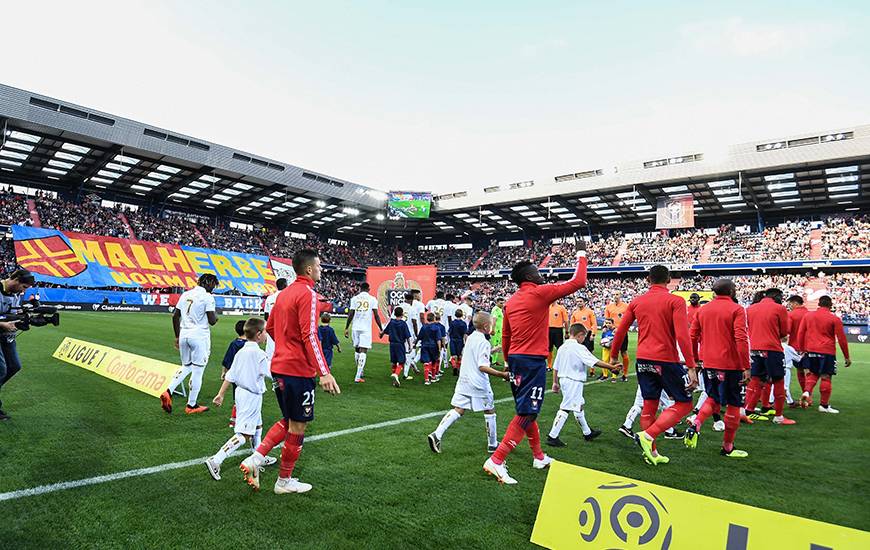 Pour ce premier match de la saison à domicile, le Malherbe Normandy Kop a lui aussi effectué son retour avec un magnifique tifo lors de l'entrée des joueurs sur la pelouse de d'Ornano