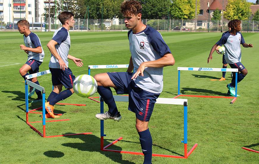 Kilian Denoual occupait l'axe de la défense aux côtés de Joé Kobo hier lors de la victoire sur le terrain du FC St-Lô