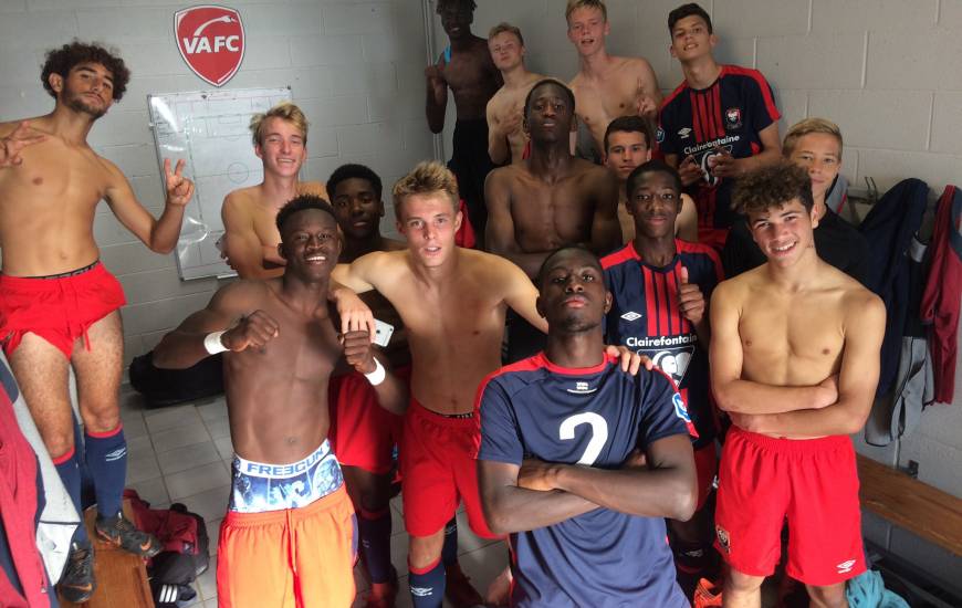 Les jeunes joueurs du Stade Malherbe Caen ont pris la pause dans le vestiaire de Valenciennes après la victoire hier après-midi