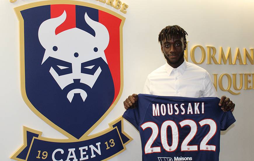 En permanence avec le groupe professionnel depuis plus d'un mois, Herman Moussaki a signé son premier contrat professionnel avec le Stade Malherbe Caen