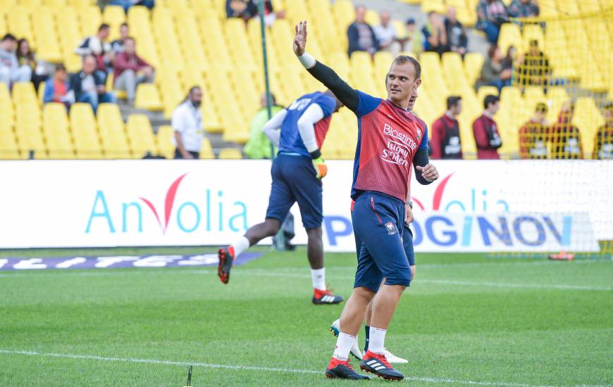 Erwin Zelazny gardera le but du Stade Malherbe lors de cette opposition face au Paris FC sur le terrain d'Evreux