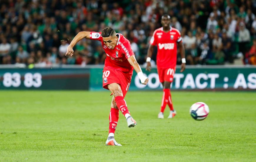 Encore une fois très actif au milieu de terrain, Fayçal Fajr a inscrit son premier but de la saison samedi face à l'AS Saint-Etienne