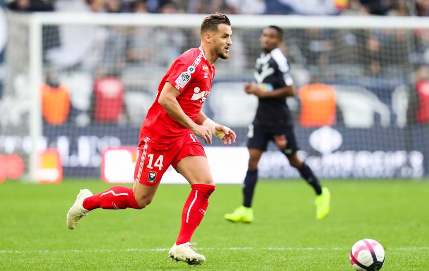 Pour son deuxième match de Ligue 1 Conforama cette saison, Jonathan Gradit s'est montré à son avantage dimanche face aux Girondins