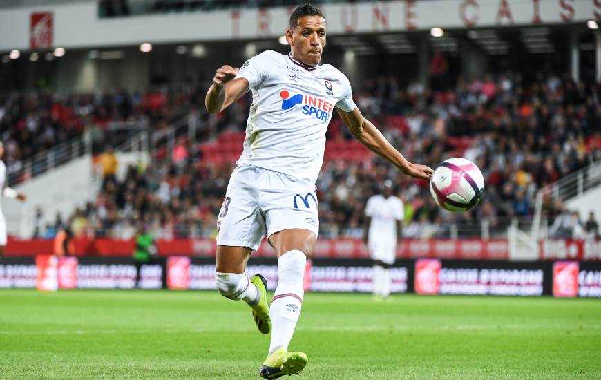 Yacine Bammou et les attaquants caennais tenteront de tromper la défense strasbourgeoise qui a encaissé au moins un but à domicle sur 12 de ses 13 derniers matchs