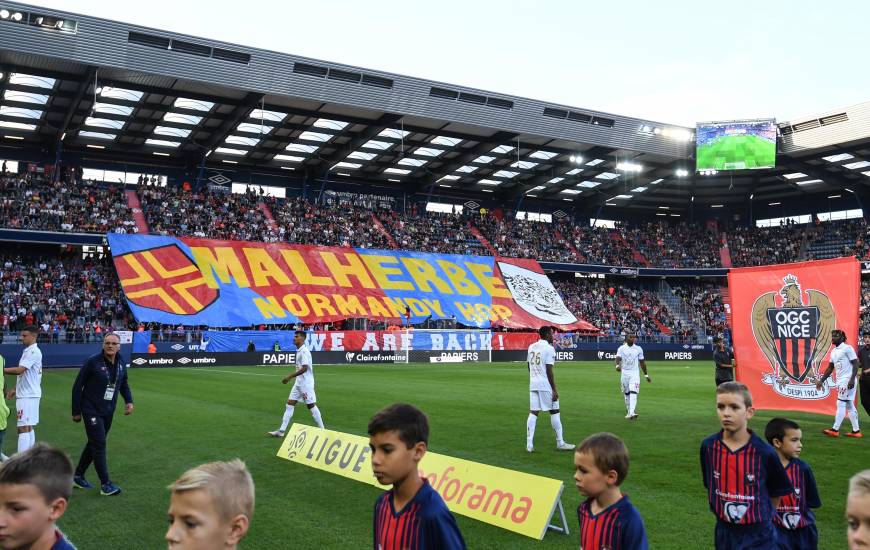 Après plusieurs mois d'absence la saison dernière, le Malherbe Normandy Kop était de retour hier avec un magnifique tifo à l'entrée des joueurs sur la pelouse de d'Ornano pour affronter l'OGC Nice