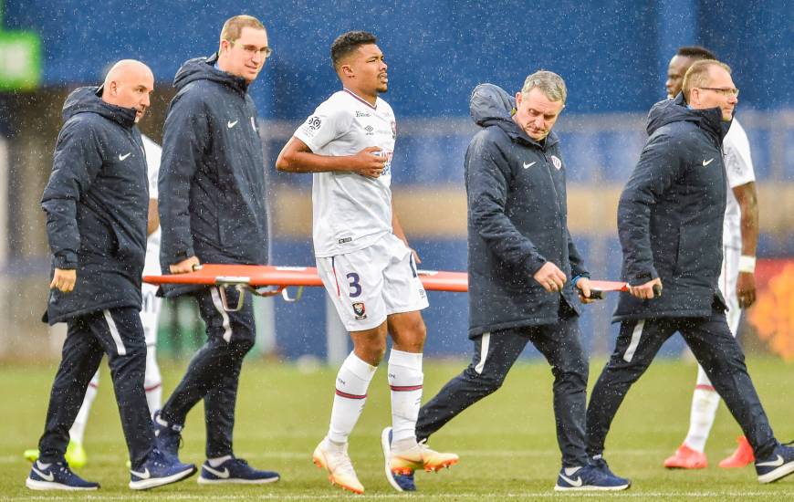 Alors que l'on suspectait une blessure au menisque après la sortie de Yoël Armougom face au Montpellier HSC, le défenseur caennais sera finalement éloigné des terrains une dizaine de jours