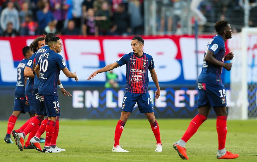 La joie de Saïf-Eddine Khaoui et ses coéquipiers après le premier but du malherbste sous ses nouvelles coueurs en première période