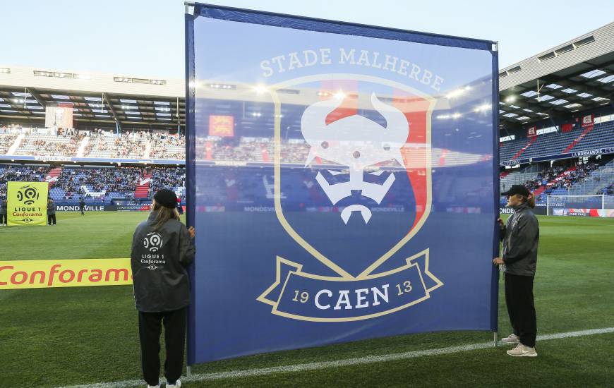 En plus des réseaux sociaux du club, vous pouvez télécharger l'application du Stade Malherbe pour ne rien manquer des matchs des "rouge et bleu"