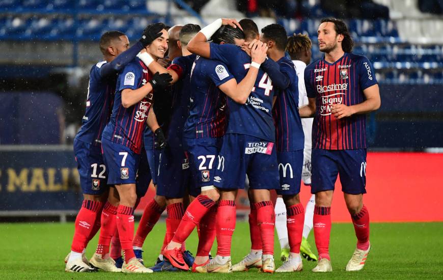 La joie des caennais après l'ouverture du score de Saïf-Eddine Khaoui en première période. Le troisième but du numéro 7 caennais en championnat.
