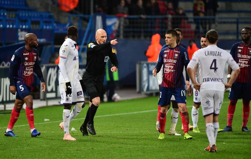 Antony Gautier avait accordé logiquement un penalty au Stade Malherbe Caen en fin de rencontre face au Toulouse FC
