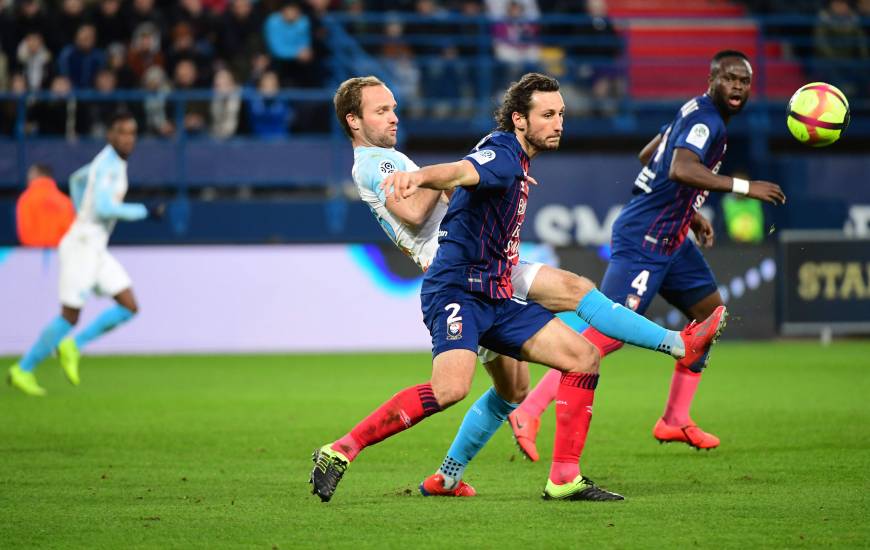 Paul Baysse et la défense du Stade Malherbe se sont incliné sur la seule tentative cadrée de l'Olympique de Marseille ce soir à d'Ornano