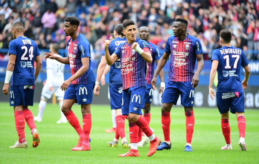 La joie de Fayçal Fajr après le but vainqueur inscrit par le capitaine du Stade Malherbe Caen face à Dijon