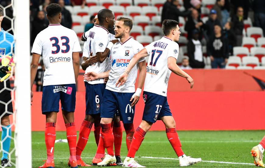 Les joueurs du Stade Malherbe Caen ont su se montrer solidaires face à l'OGC Nice pour obtenir les trois points