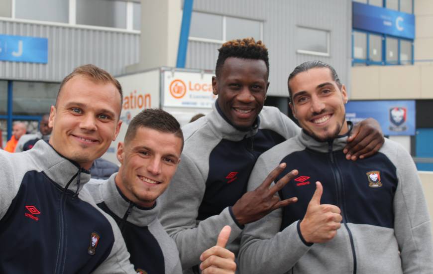 Les joueurs du Stade Malherbe Caen ont joué le jeu pendant près de 2h à la rencontre des supporters présents pour la présentation de l'effectif 2018 / 2019