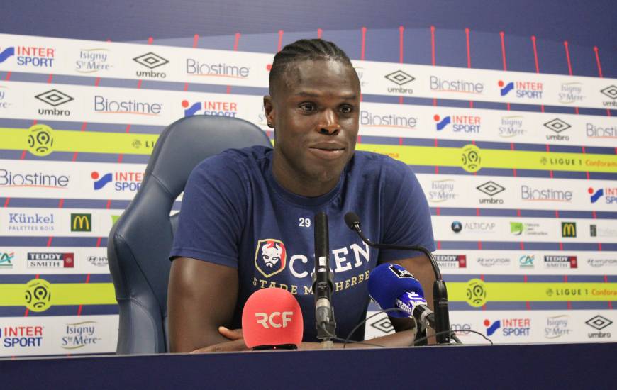 Romain Genevois est entré en jeu face à l'Olympique Lyonnais après l'expulsion d'Alexander Djiku avant l'heure de jeu