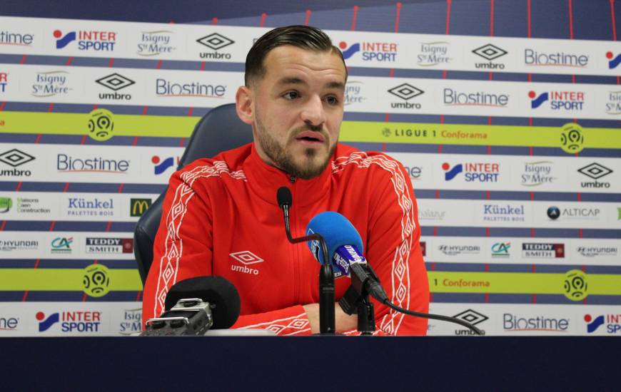 Alors que Frédéric Guilbert est suspendu demain pour le 16e de Coupe de France, Jonathan Gradit devrait être titularisé face à l'ES Viry-Châtillon