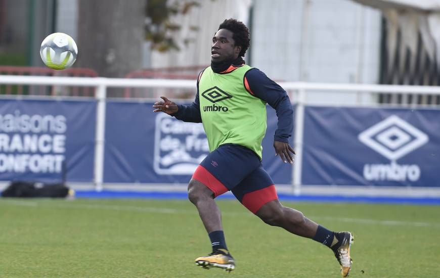 La dernière apparition de Jeff Louis en Ligue 1 Conforama avec le Stade Malherbe Caen remonte 19 mars 2017