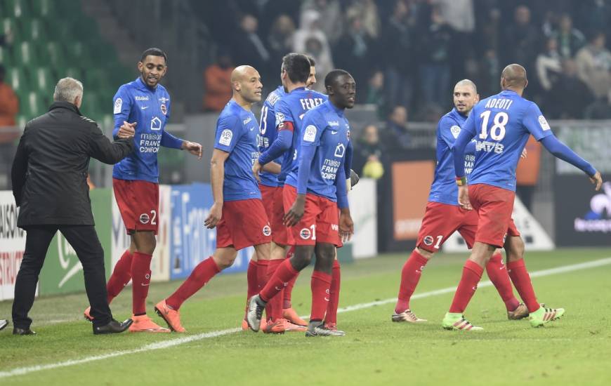 La joie de Ronny Rodelin et des caennais après la victoire sur le terrain de l'AS Saint-Etienne en 2015/2016