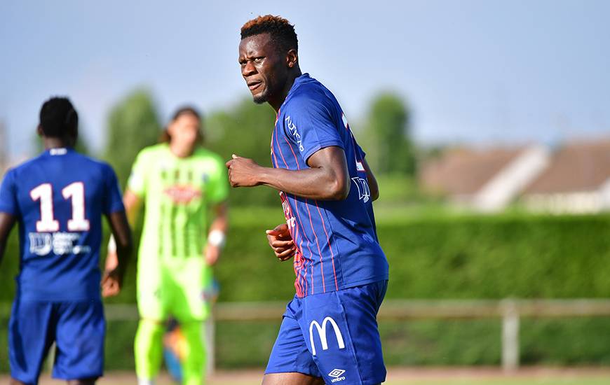 Comme lors des deux premiers matchs amicaux, Malik Tchokounté occupera seul la pointe de l'attaque du Stade Malherbe pour affronter l'EA Guingamp cet après-midi