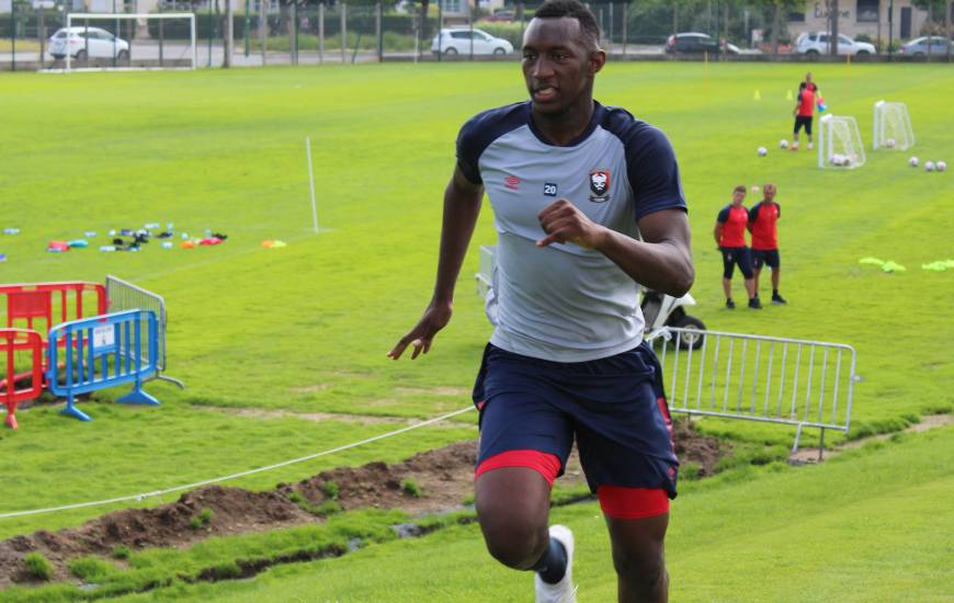 Issa Marega, blessé au fessier il y a plusieurs semaines avec l'équipe réserve devrait faire sont retour à l'entraînement avec le reste du groupe jeudi