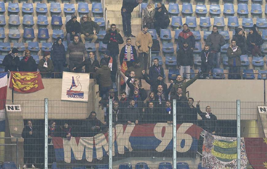 Le Malherbe Normandy Kop lors du déplacement au Stade de La Meinau pour assister à la rencontre face au RC Strasbourg la saison dernière