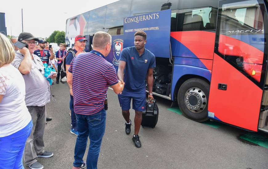 Les joueurs du Stade Malherbe se rendront à Nantes en bus et prendront le départ pour la Loire-Atlantique vendredi en fin de journée