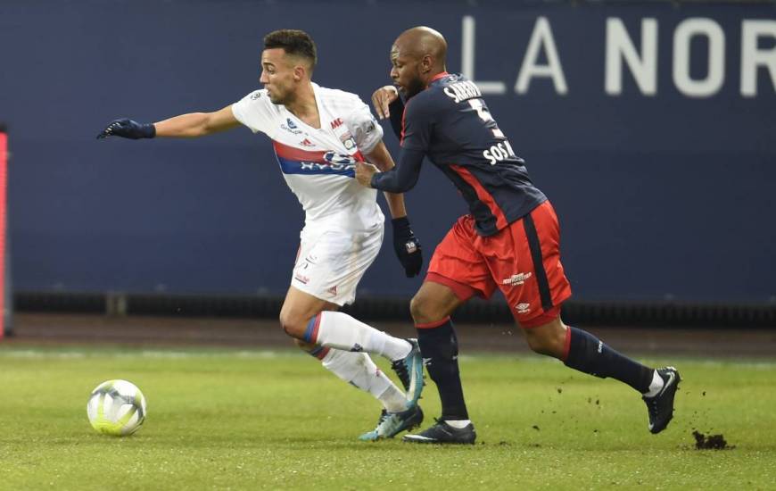 Baïssama Sakoh au duel la saison dernière avec Marçal lors de la réception de l'Olympique Lyonnais à d'Ornano