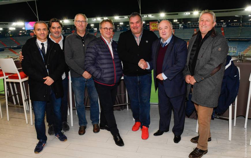 Jean-Luc Pignol (président de l'association) et Pierre Leresteux (président de la Ligue) ont signé une convention samedi avant la rencontre face au Stade Rennais