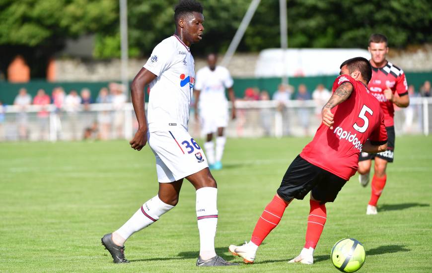 Après avoir fait une première apparition dans le groupe en Coupe de France, Brice Tutu est présent dans les "19" pour se rendre à Guingamp