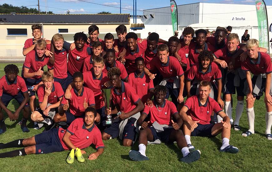 Les U17 de Matthieu Ballon vainqueurs du tournoi de Chateaubriant après 3 victoires en autant de matchs