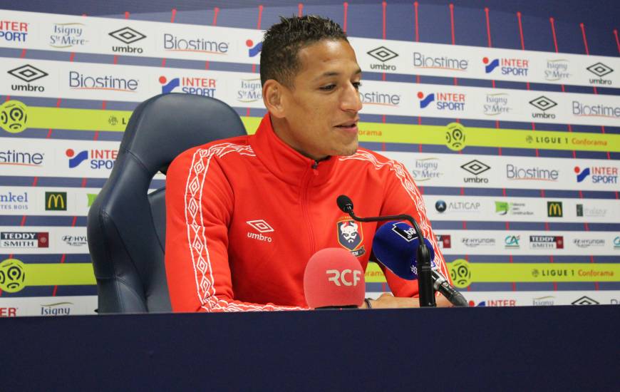 Yacine Bammou a fait part de son plaisir d'évoluer au Stade Malherbe Caen depuis le début de saison face aux journalistes ce midi