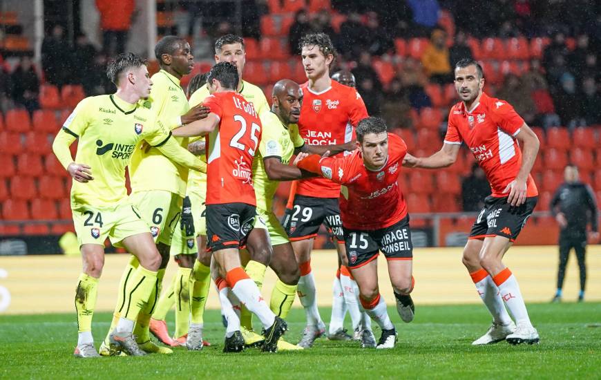 Le Stade Malherbe Caen a encaissé plus de 65% de ses buts sur coup de pied arrêté cette saison (© FC Lorient)