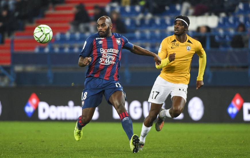 Jonathan Rivierez est le seul joueur de champ à avoir disputé l'intégralité des rencontres du Stade Malherbe cette saison