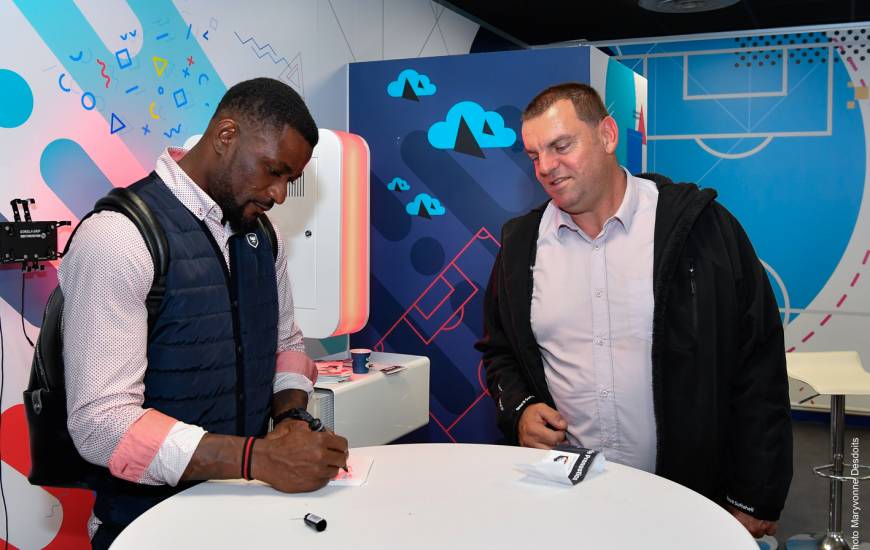 Arnold Isako était présent en Salon Connecté by Alticap et en Heineken Lounge après la rencontre face à Châteauroux