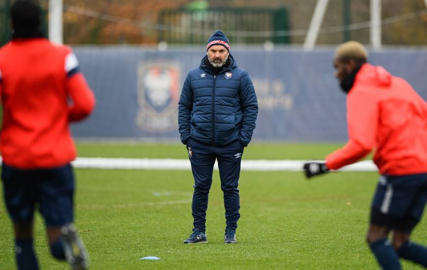 Pascal Dupraz et ses joueurs retrouveront les terrains d'entraînement ce lundi matin