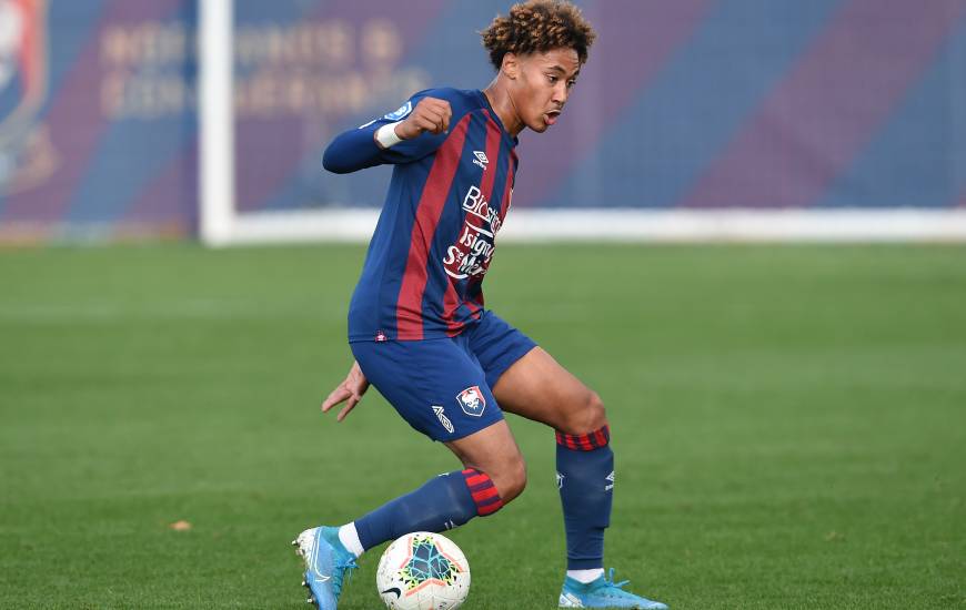 Après deux apparitions dans le groupe professionnel, Alexis Beka Beka va découvrir l'Équipe de France U19