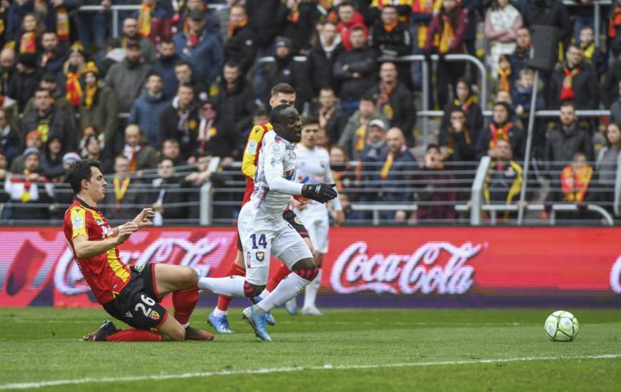 Avec 2 pénaltys obtenus et 1 passe décisive délivrée, Caleb Zady Sery a été élu MVP lors du match RC Lens 1-4 SM Caen