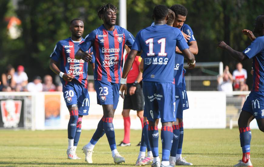 La joie des caennais lors de l'ouverture du score de Younn Zahary hier lors du trophée des normands