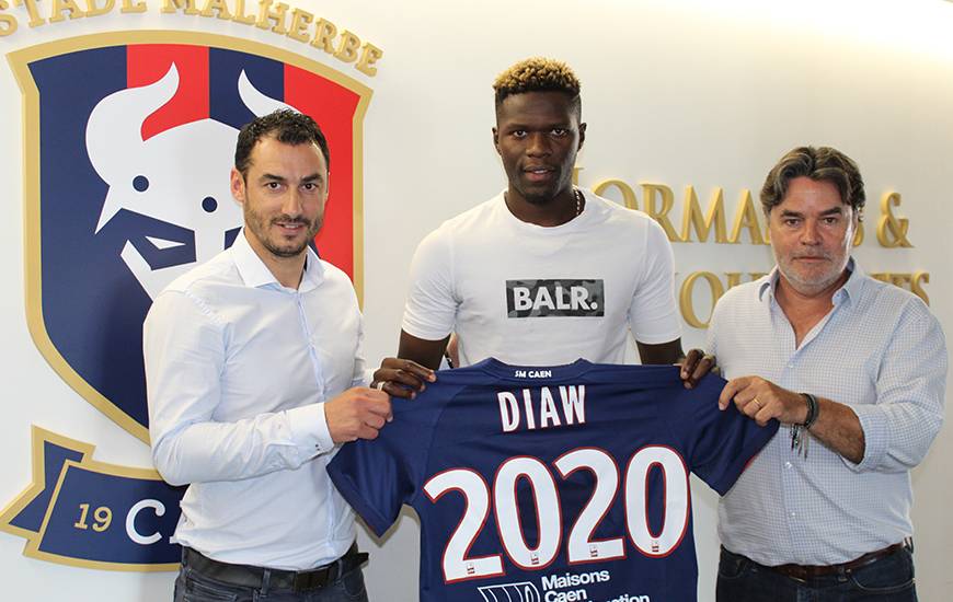 Pape Djibril Diaw arrive pour une saison au Stade Malherbe Caen en provenance du Angers SCO qu'il a rejoint la saison dernière