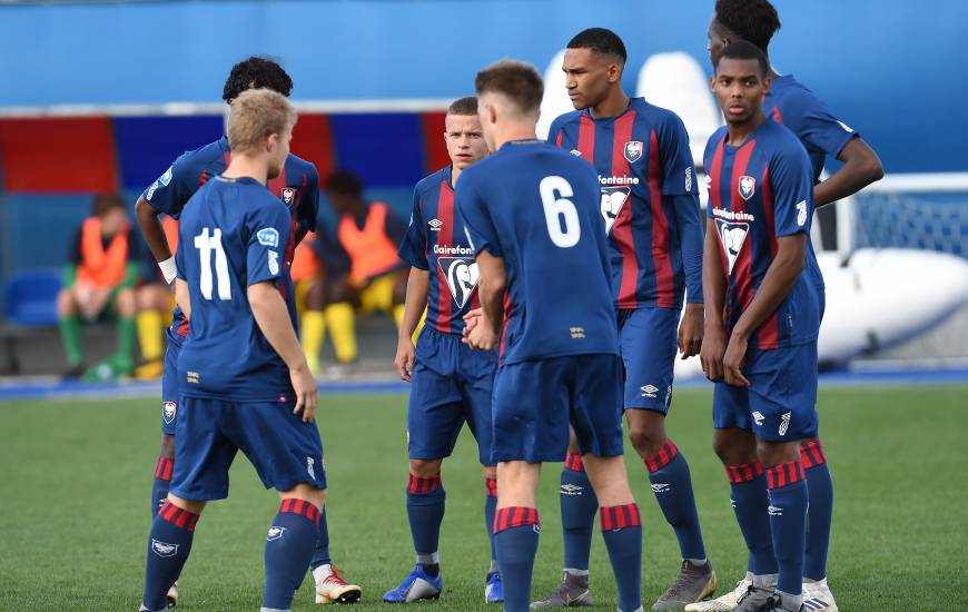 Les U19 Nationaux ont réussi une grosse performance dimanche après-midi en s'imposant sur la pelouse de leader amiénois (0-6)