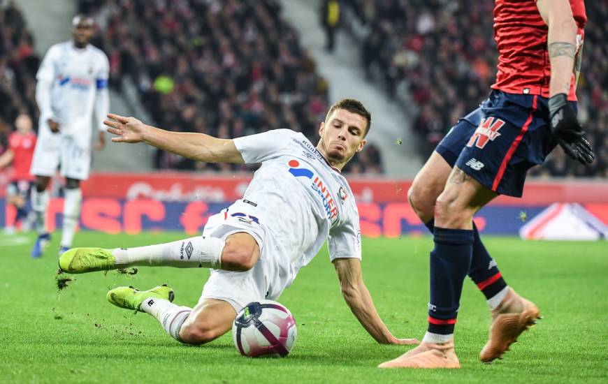 Après 106 matchs joués avec le SM Caen, Frédéric Guilbert va rejoindre le club Anglais d'Aston Villa promu en Premier League. Redécouvrez en images ses plus beaux moments sous le maillot Caennais