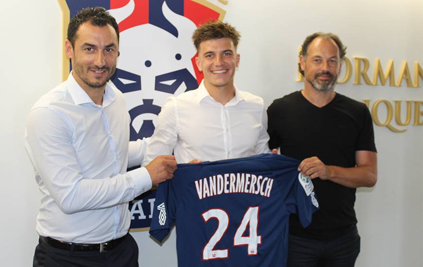 Hugo Vandermersch est le huitième joueur formé au Stade Malherbe Caen a signé un contrat professionnel avec son club formateur depuis un an